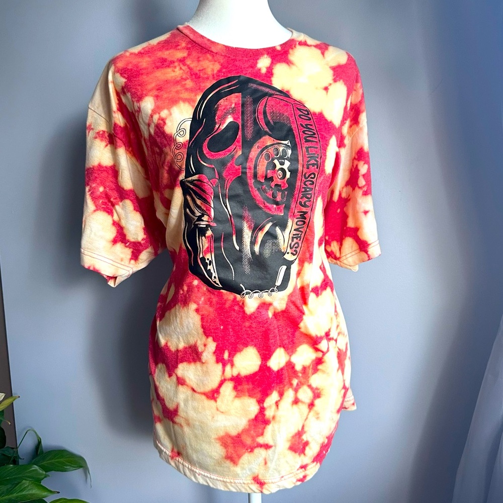 Horror Movie Halloween Graphic Tee - Picture 2 of 6